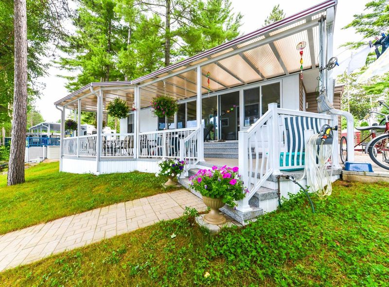 GroundLevel | Aluminum Picket Railing